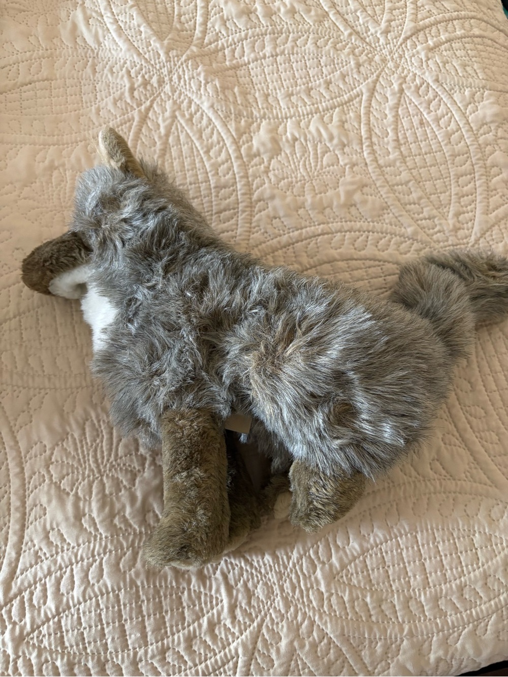 Folkmanis Coyote Puppet. EUC